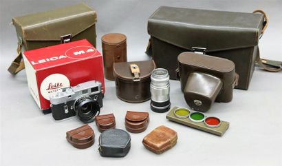 null Ensemble Leitz Leica : Appareil Leica M4 1968) n°1209292 avec objectif Smilax...