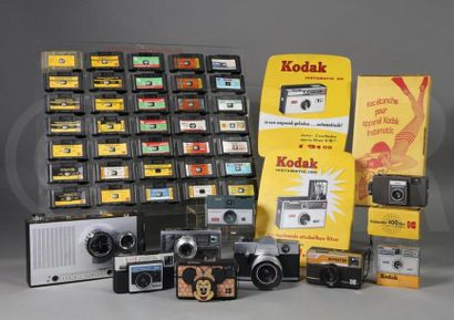 null Importante collection d'Instamatic et d'Agfamatic. - KODAK : Grande collection...