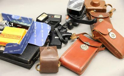 null Important ensemble d'accessoires photos divers : nombreuses sacoches diverses,...