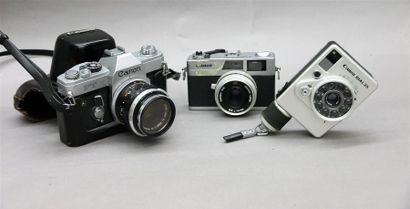 null Lot de trois Canon : appareil Canonet avec objectif Canon 2.8/40. Appareil Canon...