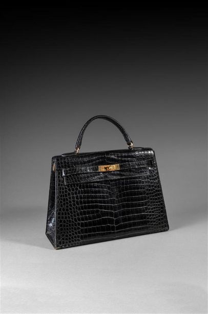 null HERMES
Sac Modèle Kelly en crocodile d'estuaire (Crocodylus Porosus) 32 cm de...