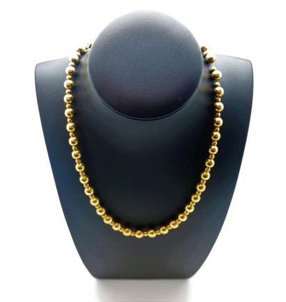null Collier vénitien en or jaune 750°/°° composé de perles d'or de petite et grande...