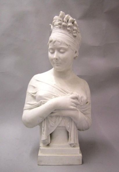PARIS Buste féminin en biscuit de porcelaine représentant Madame Récamier d'après...