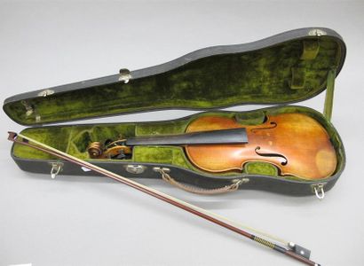 null Beau violon d'étude allemand, 357mm, circa 1900-1920. 
Deux petites fractures...