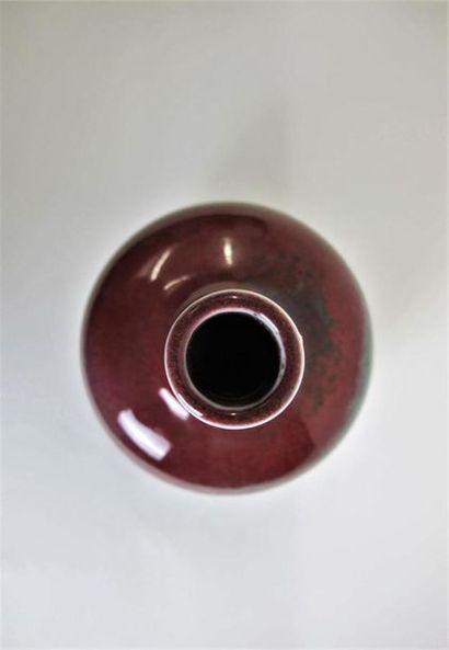 null DEVIE Pierre (né en 1938)
Vase soliflore à base ronde et haut col étroit, en...