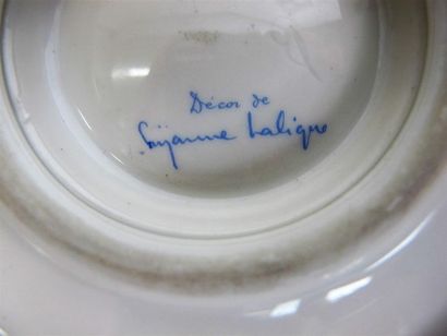 null LALIQUE Suzanne (1899-1989) & HAVILAND Théodore LIMOGES
Saucière en porcelaine...