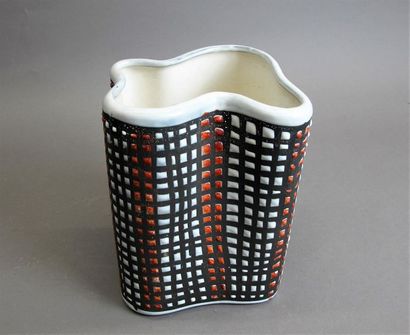 null CAPRON Roger (1922-2006) & VALLAURIS
Vase asymétrique en céramique de forme...