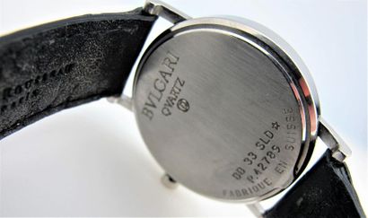 null BULGARI
Montre bracelet d'homme modèle BB33, cadran noir index batons et chiffres...