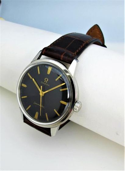 null OMEGA vers 1950
Montre bracelet d'homme modèle SEAMAESTER 30 en acier, cadran...