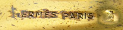 null HERMES Paris
Vide poche en bronze doré modèle fer à cheval.
diam: 9,5 cm 