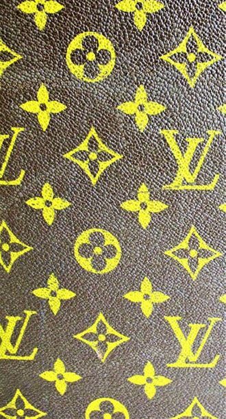 null LOUIS VUITTON
Valise rigide "Alzer" en toile monogrammée, marquée S.R en jaune,...