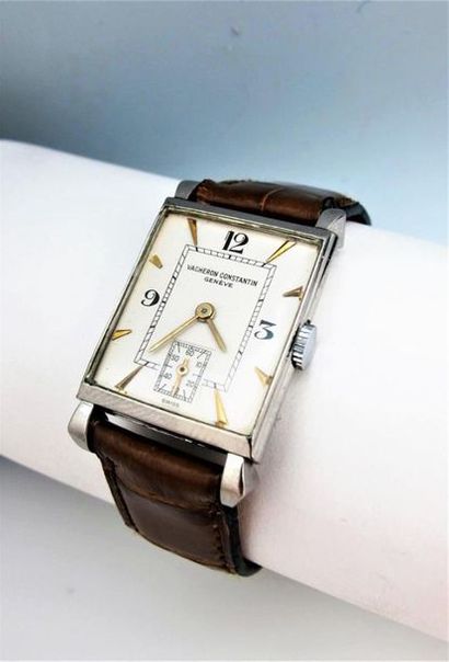 null VACHERON CONSTANTIN
Montre bracelet d'homme en acier vers 1935
Cadran rectangulaire...