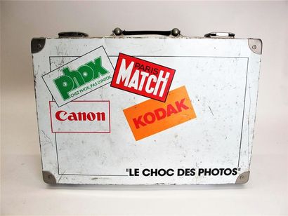 null Ensemble de trois valises publicitaires, marques photographiques (Kodak principalement)....