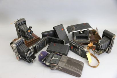 null KODAK et AGFA, ensemble de onze appareils à soufflet divers en l'état : Kodak...