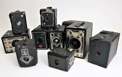 null BOX, ensemble de dix appareils photographiques de diverses marques vendus pour...
