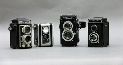 null Lot de quatre appareils divers : Traveller Reflex Camera n°102, objectifs "Super...