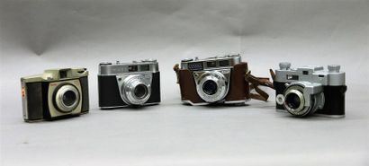 null Lot de quatre Kodak : appareil Kodak Retinette IA avec objectif Scheider-Kreuznach...
