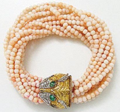 Bracelet composé de 13 rangs de perles de...