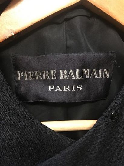 null Pierre BALMAIN Paris Haute Couture
MANTEAU DU SOIR (numéro d'identification:99206)...