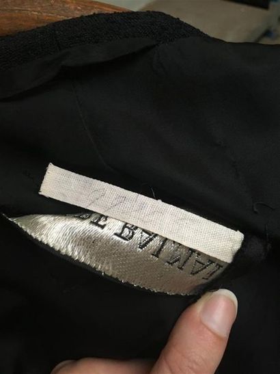 null Pierre BALMAIN Paris Haute Couture
MANTEAU DU SOIR (numéro d'identification:99206)...