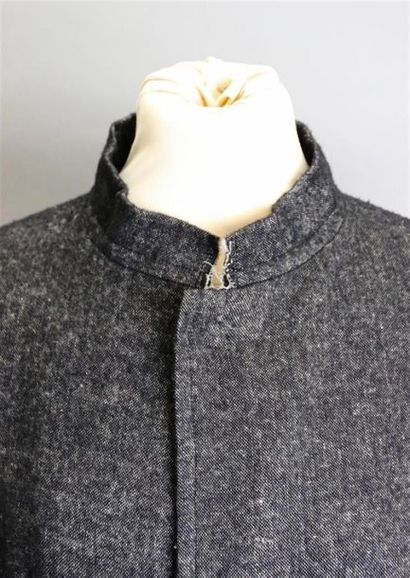 null Y'S (Yojhi Yamamoto)
VESTE grise en laine et en lin, col mao, deux poches à...