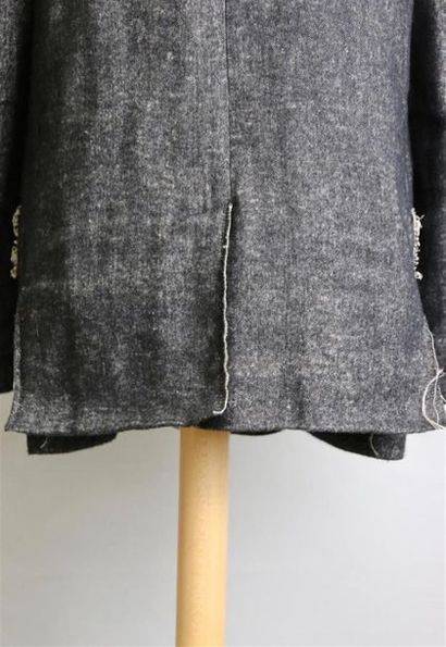 null Y'S (Yojhi Yamamoto)
VESTE grise en laine et en lin, col mao, deux poches à...