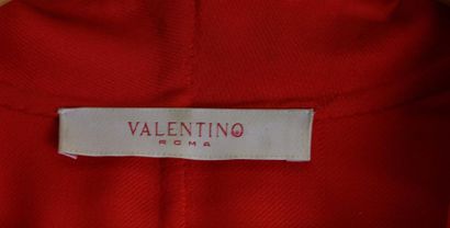 null VALENTINO Roma
VESTE COURTE ouverte rouge avce sa ceinture en cuir. 
Taille...