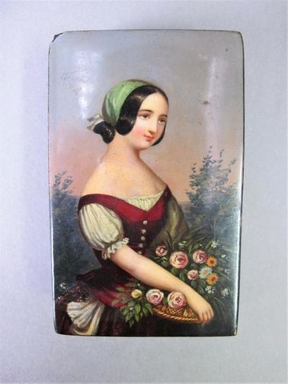 null BOITE en laque à décor peint d'une jeune femme au fichu vert portant un panier...