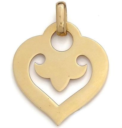 null O.J PERRIN
Two heart and clover pendants in 750°/°°° yellow gold.
Length: 4.5...