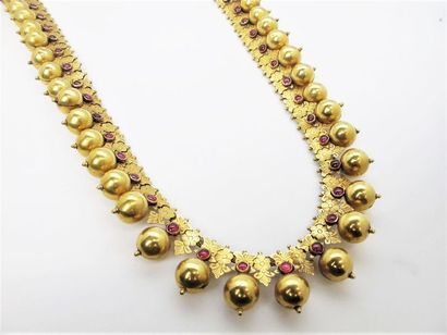 null INDE DU SUD, fin XIX°Siècle
Long collier en or jaune dit " MANGO necklace "...