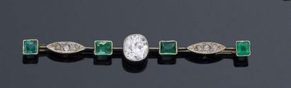 null Barrette brooch in 18k white gold adorned with an antique cut diamond in the...