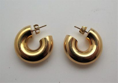 null Pair of 750°/°°° yellow gold creoles Diam: 2,5 cm 
Weight: 9,7 g