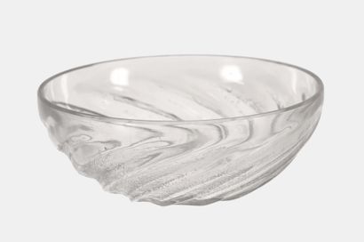 LALIQUE, RENÉ ­ Schale, Wingen-sur-Moder, um 1927-1947. LALIQUE, RENÉ (Ay/Marne 1860... Gazette Drouot