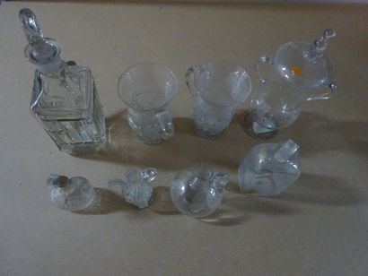 null Lot de pièces en verre et cristal moulé, fin XIXème-début XXème siècle. 

