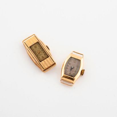  Deux boîtiers de montre en or jaune (750), l'un rectangulaire rainuré, l'autre octogonal....