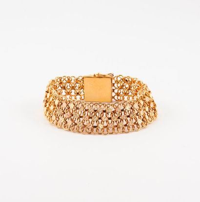 Bracelet en or de trois tons (750) à motifs...