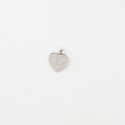 null Pendentif coeur en or gris (750) pavé de petits diamants de taille brillant...