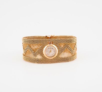 DERMONT 

Montre de bracelet de dame en or jaune (750).

Boîtier rond intégré dans...