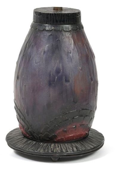 Gabriel ARGY-ROUSSEAU (1885-1953) 
Lampe de table, veilleuse.
Le corps en pâte de...