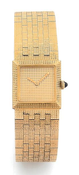 OMÉGA & BOUCHERON Paris Montre bracelet en or jaune (750) entièrement travaillé en...