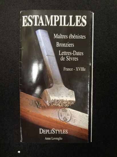 LOVREGLIO Anne 

Estampilles, maîtres ébénistes, bronziers, lettres-dates de Sèvres...