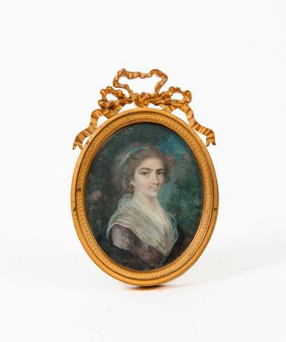 ECOLE FRANCAISE DU XIXème siècle 

Femme en buste de trois-quarts sur fond de roseraie.

Miniature...