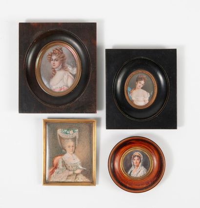 null Quatre miniatures :

- D'après un tableau de la fin du XVIIIème siècle

Portrait...