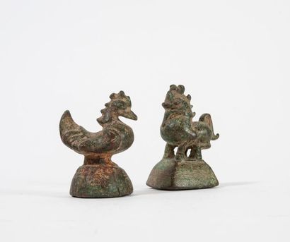 BIRMANIE, XIXème siècle 

Deux poids en bronze à patine verte en forme de canard...