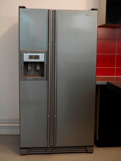 null SAMSUNG 
Réfrigérateur type "Américain" double porte avec distributeur eau fraîche...