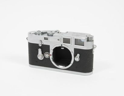 LEICA Appareil photographique. 
Boîtier Leitz Leica Betriebsk. M3 n°1151 (modèle...