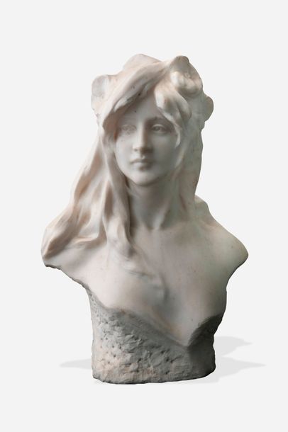 Edouard FORTINI (1862-?) 

Buste de jeune fille.

Sculpture en marbre blanc. 

Signée....