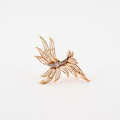 null Yellow gold (750) brooch featuring a leafy branch centred on a small antique...