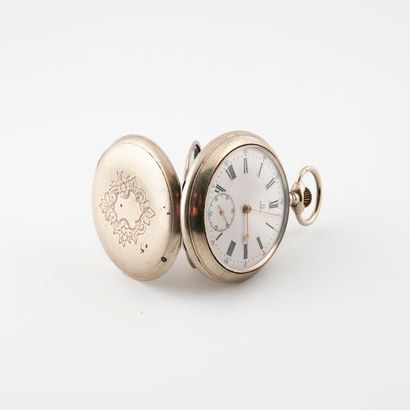 OMEGA 

Metal gusset watch. 

Centered back cover of a non-encrypted floral cartridge.

White...