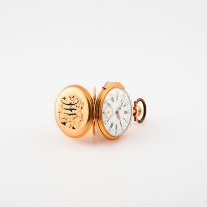 null Pocket watch in yellow gold (750).

Engine-turned back cover, M.H. numerals...
